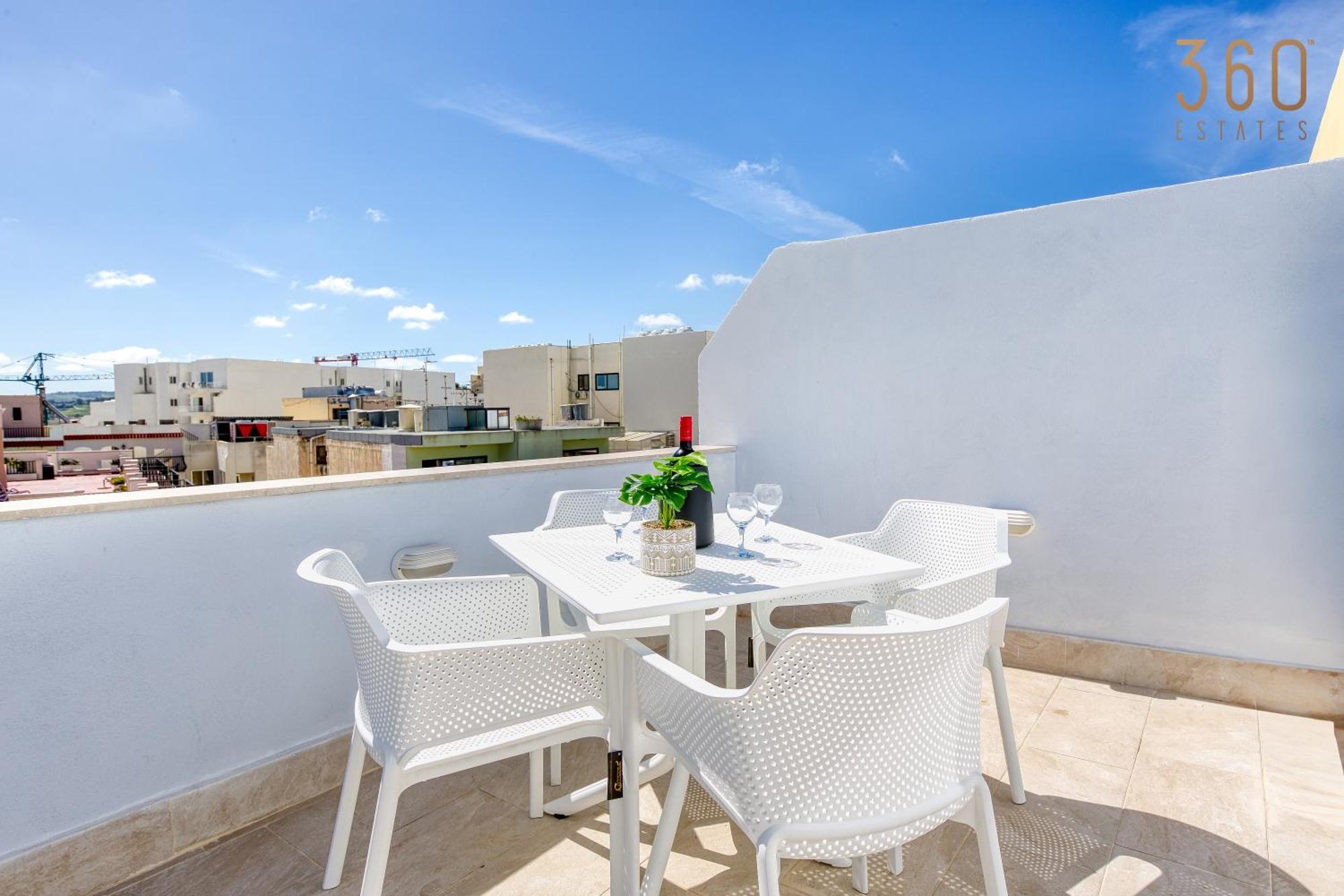 Apartment Beautiful 2br Penthouse With Private Terrace & Bbq By 360 Estates St. Paul's Bay